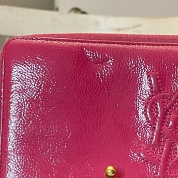 EUC!! YSL zip around wallet in raspberry patent leather - Picture 13 of 13